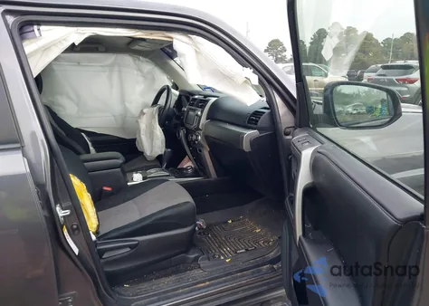 2016 Toyota 4Runner Sr5 z USA, uszkodzony, nr VIN JTEBU5JR6G5371227